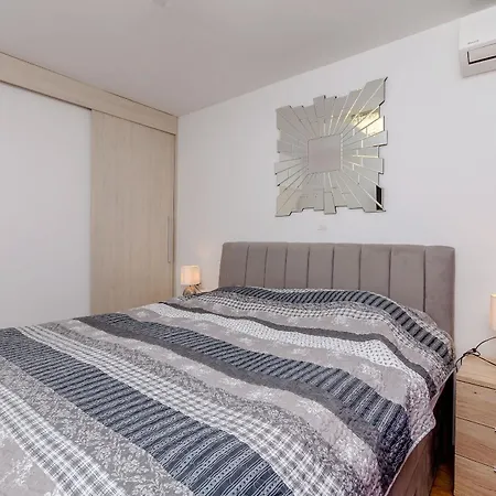 Zoi Apartment